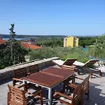 Comfortable Lavanda Kornić