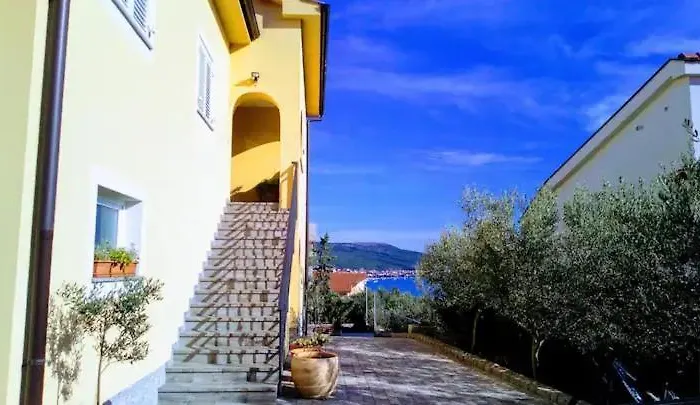 Comfortable Lavanda Kornić